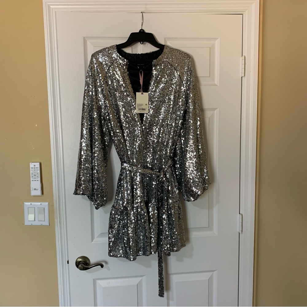 NWT Alex Marie Shimmering Silver Sequin V-Neck Long Sleeve Tie Waist Mini Dress - Picture 4 of 8